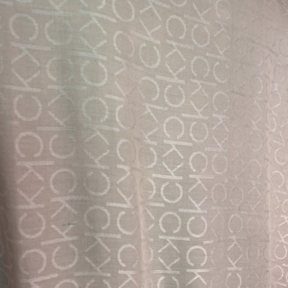 Large Calvin Klein Heathered Almond scarf with frayed edges and hoop for designs - Picture 12 of 14